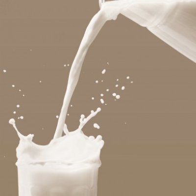 Lapte din prafuri, vândut pe post de lapte natural